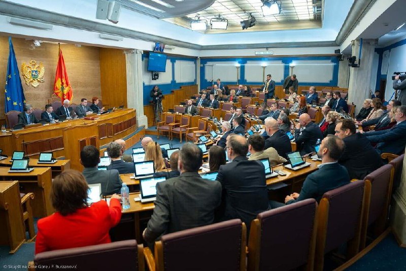 📢 В Черногории снова введено нерабочее воскресенье...