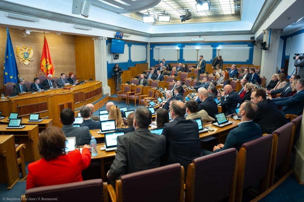 ⚖️ В Черногории продолжается оживлённая дискуссия вокруг...