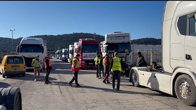 🚛 В Черногории снова готовят блокаду грузового...