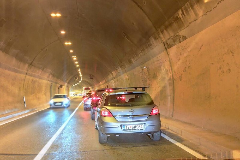 🚗 Заторы и ограничения на дорогах из-за...