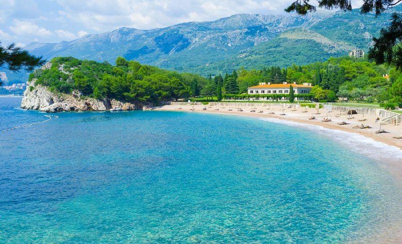 🏖️ Туристическое лето в Черногории: “твёрдая тройка”...