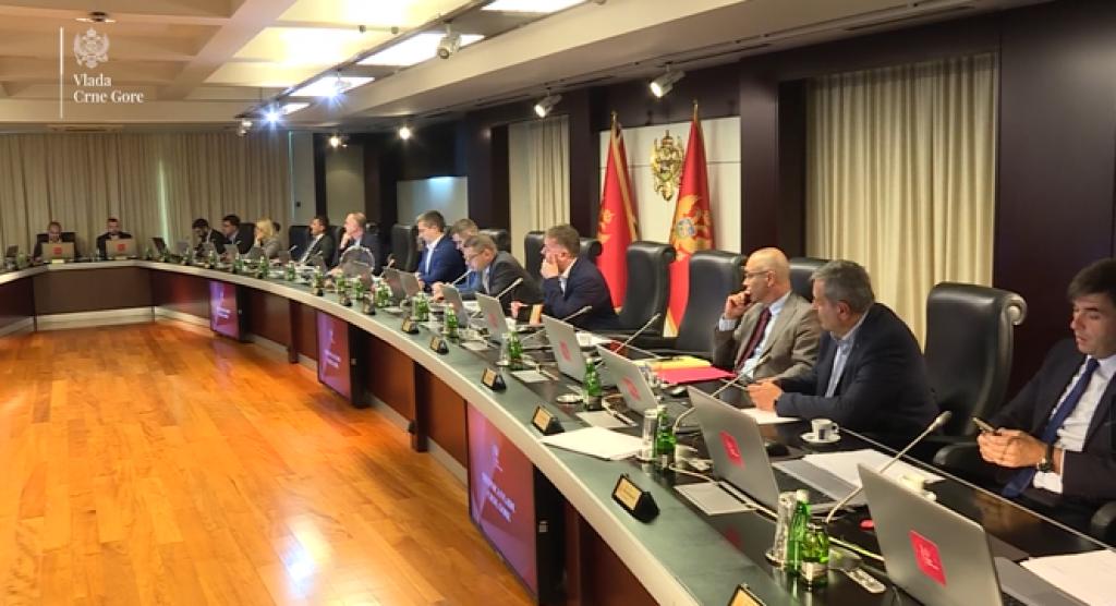 Черногория берет кредит в 8 млн евро...